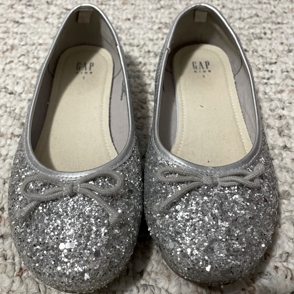 Shiny, sparkly silver flats ( Girl) size 1